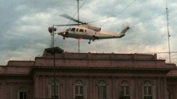 el dia que de la rua renuncio y dejo la casa rosada en helicoptero el dia que de la rua renuncio y dejo la casa rosada en helicoptero