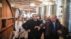 Regionales. En Mendoza, Alberto F recorrió una bodega. Regionales. En Mendoza, Alberto F recorrió una bodega.
