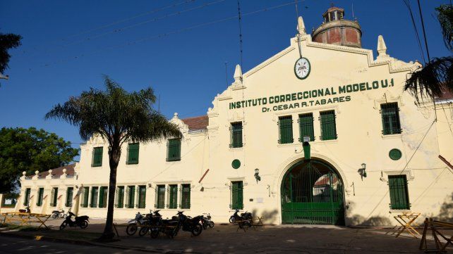 Una agente penitenciaria denunció a dos de sus superiores por abuso sexual
