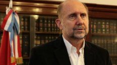 perotti dispuso congelar su salario y el de todo su gabinete por 180 dias perotti dispuso congelar su salario y el de todo su gabinete por 180 dias