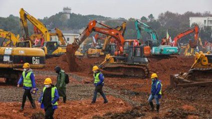 Los trabajos concluirán en tiempo récord, y el hospital, de 25.000 m2, abrirá el 3 de febrero. Los trabajos concluirán en tiempo récord, y el hospital, de 25.000 m2, abrirá el 3 de febrero.
