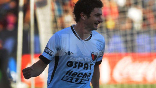 Lucas Alario reconoci&oacute; que Bichi Fuertes, a quien reemplaz&oacute; cuando se retir&oacute; en Col&oacute;n, es su gran referente.