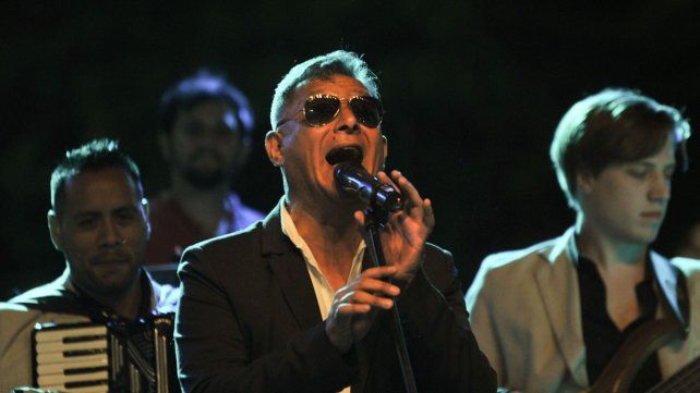 Sergio Torres tambi&eacute;n se hizo presente en los festejos de Col&oacute;n.