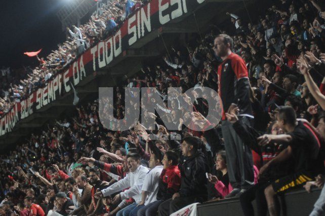 Col&oacute;n revel&oacute; los regalos que se sortear&aacute;n entre los socios que tengan la cuota al d&iacute;a