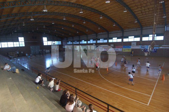 El gimnasio Roque Otrino es uno de los espacios que Col&oacute;n pone a disposici&oacute;n ante el coronavirus en Argentina