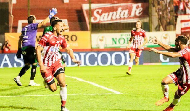 Mat&iacute;as Gallegos convirti&oacute; un gol en la Primera de Uni&oacute;n frente a San Mart&iacute;n de San Juan.