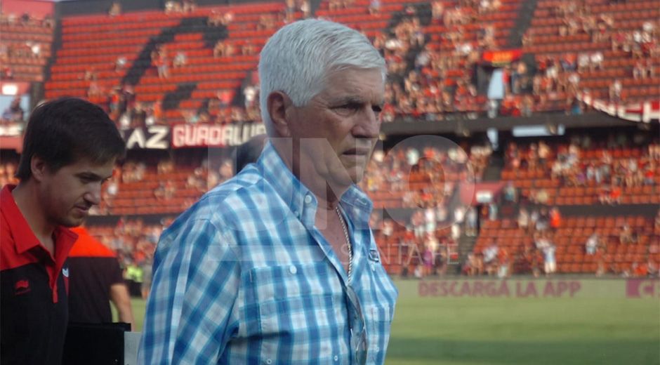 La estadía de Julio Comesaña en Santa Fe como DT de Colón fue efímera