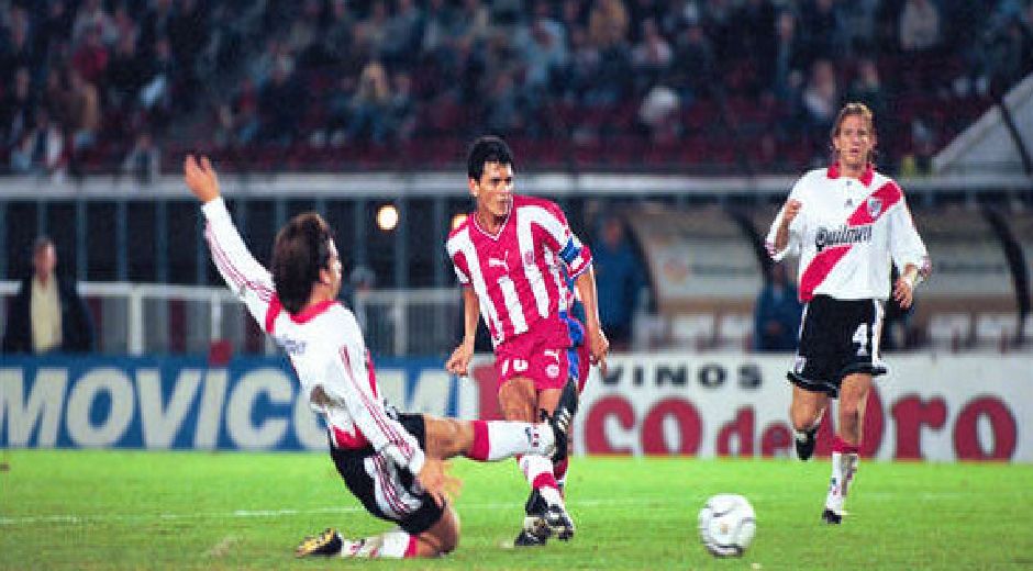 Cabrol le dio la victoria a Uni&oacute;n en el Monumental