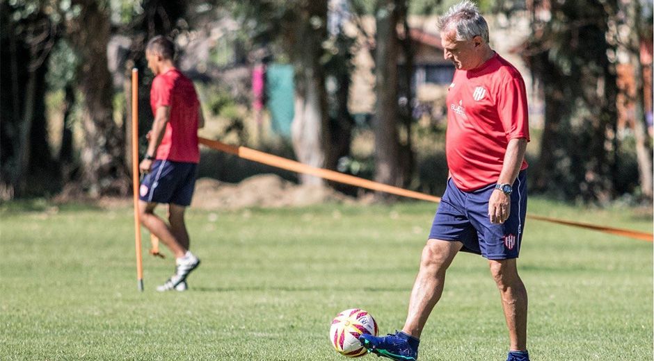 Zuccarelli "El cambio del torneo no modificará la búsqueda del DT