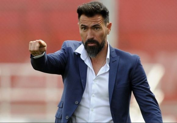 El miércoles Eduardo Domínguez firmó su contrato y arregló a trabajar en Colón.