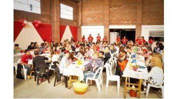Almuerzo a beneficio de personas en situación de calle Almuerzo a beneficio de personas en situación de calle
