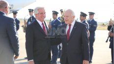 Arribo. Miguel Lifschitz recibió al presidente de Uruguay, Tabaré Vázquez Arribo. Miguel Lifschitz recibió al presidente de Uruguay, Tabaré Vázquez