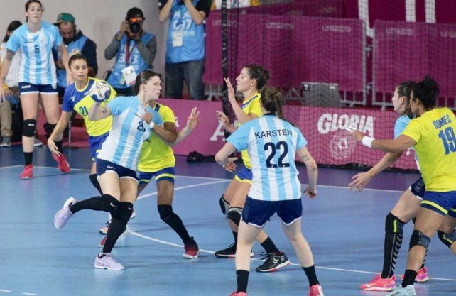 El conjunto femenino de handball cayó ante Brasil 30 a 21.