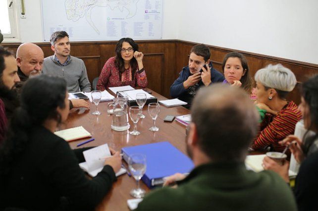 Reunión.Participaron la secretaria de Gobierno, Malena Azario y el secretario de Obras Públicas, Lucas Condal, además de funcionarios de las secretarías de Cultura y Planeamiento Urbano. 