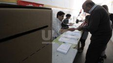 Este domingo hay más de 2,7 millones de santafesinos habilitados para votar. Este domingo hay más de 2,7 millones de santafesinos habilitados para votar.