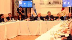 El gobernador analizó la realidad económica con referentes empresariales, gremiales y sociales. El gobernador analizó la realidad económica con referentes empresariales, gremiales y sociales.