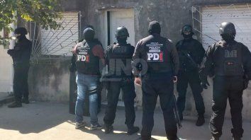 Imagen del allanamiento en barrio San Martin. Imagen del allanamiento en barrio San Martin.