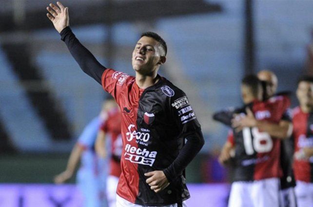 Chancalay convirti&oacute; su primer gol en Col&oacute;n en 2017 ante Arsenal y ahora lo estar&iacute;a buscando River.