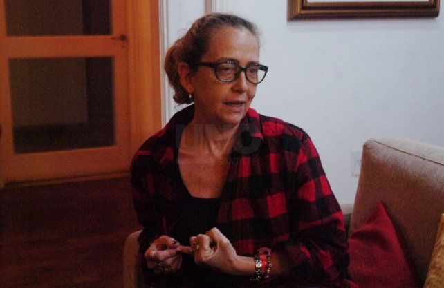 A un mes del asesinato de su hijo, Inés recuerda los ideales de su hijo y busca una ciudad más justa.