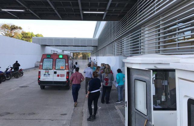 Así fue el ingreso de los primeros pacientes al nuevo nosocomio.