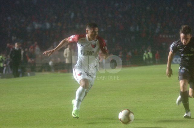 Un problema para Col&oacute;n en la idea de vender a Alex Vigo al exterior es que no tiene pasaporte comunitario