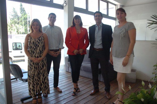 Mayra Garc&iacute;a, Sebasti&aacute;n Pusineri, Mariela Fregona, Mart&iacute;n &Aacute;valos y Ver&oacute;nica Jaime.