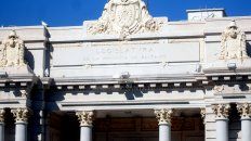 Perotti jurará ante la Asamblea Legislativa, el miércoles 11, a las 17. Perotti jurará ante la Asamblea Legislativa, el miércoles 11, a las 17.