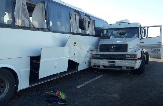 Imágenes del siniestro ocurrido en la autopista, a la altura de Coronda. 