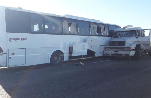 Imágenes del siniestro ocurrido en la autopista, a la altura de Coronda. 