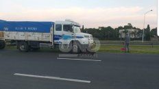 murio una motociclista arrollada por un camion en la autopista murio una motociclista arrollada por un camion en la autopista