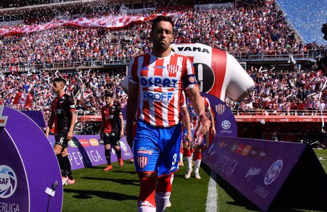 Claudio Corval&aacute;n conf&iacute;a en poder cumplir los objetivos con Uni&oacute;n.