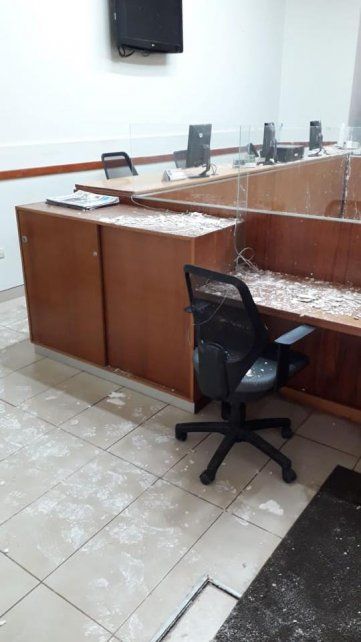 Imágenes de cómo quedó Casa de Gobierno en Santa Fe, tras el temporal de lluvia. 