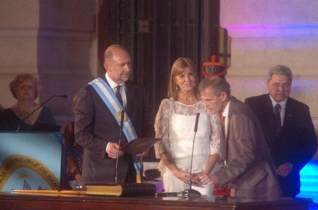 Omar Perotti junto al ministro Esteban Borgonovo. 