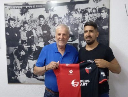 Los dirigentes de Col&oacute;n todav&iacute;a no cerraron el acuerdo con Lucas Viatri, uno de los pocos jugadores que restan del plantel de Col&oacute;n.
