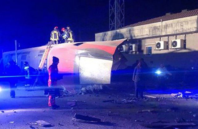 Lugar donde descarriló un tren de alta velocidad modelo Frecciarossa 9595 en las cercanías de Milán, Italia, 6 de febrero de 2020.