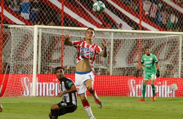 El defensor Calder&oacute;n cumple su cuarentena en Chaco.