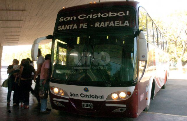 El gobierno de Santa Fe estableció que el Boleto Educativo es para estudiantes y docentes que residen en otra localidad a donde estudian o dictan clases.