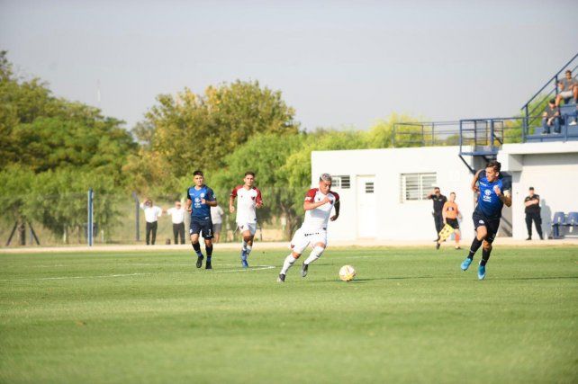 Braian Fern&aacute;ndez se prepara la vuelta del f&uacute;tbol trabajando fuere en Col&oacute;n en esta cuarentena