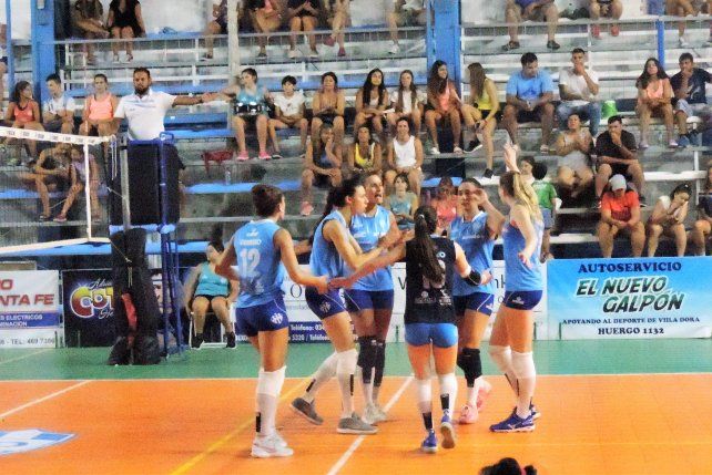 Villa Dora festejó el triunfo y el mantener el invicto en la condición de local.