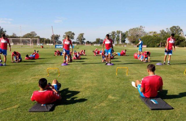 A la espera de la definición de la Copa Superliga, Unión se prepara para visitar a Vélez