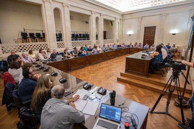 Coronavirus. La decisión se tomó este domingo por la mañana en una reunión encabezada por el rector Enrique Mammarella