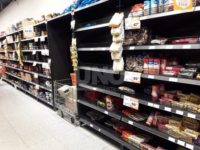 Coronavirus. En muchos supermercados de la ciudad se repite esta imagen. 