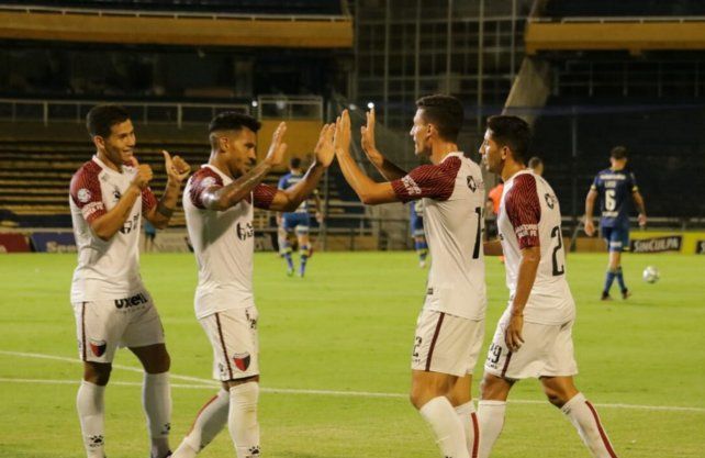 Col&oacute;n le puso fin a la mala racha ante Rosario Central en el debut de Eduardo Dom&iacute;nguez como DT. Foto: prensa Col&oacute;n