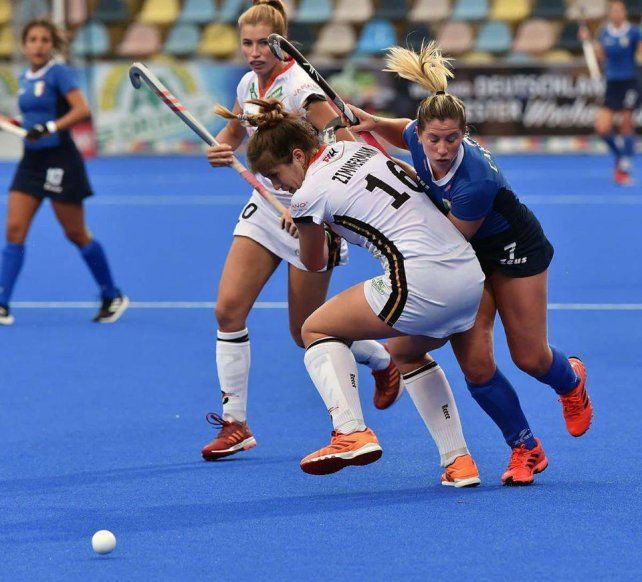 Carosso juega actualmente para el Amsicora de Cagliari.