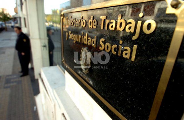 El Ministerio de Trabajo de Santa Fe receptó 4.570 protocolos de empresas que ya están funcionando o quieren empezar a hacerlo.