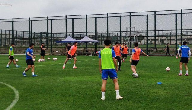 Three Towns volvi&oacute; a los entrenamientos en China, dejando en claro que empieza a mermar el contagio de coronavirus