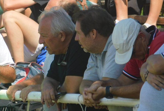 Bruzzone junto al presidente de la USR, Esteban Fainberg, en Universitario.