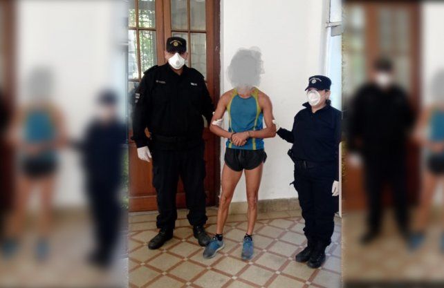 El sujeto fue detenido mientras corría en la costanera de Santa Fe