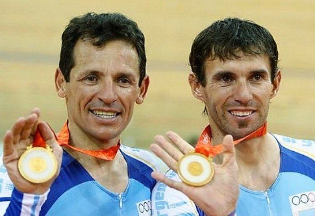 Curuchet junto a Walter P&eacute;rez cuando logr&oacute; el oro en Beijing 2008.