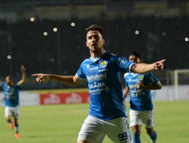 Jonathan Bauman reconoció que Arema FC de Indonesia buscaría bajar el 75% de los sueldos para paliar el golpe del parate por el coronavirus.